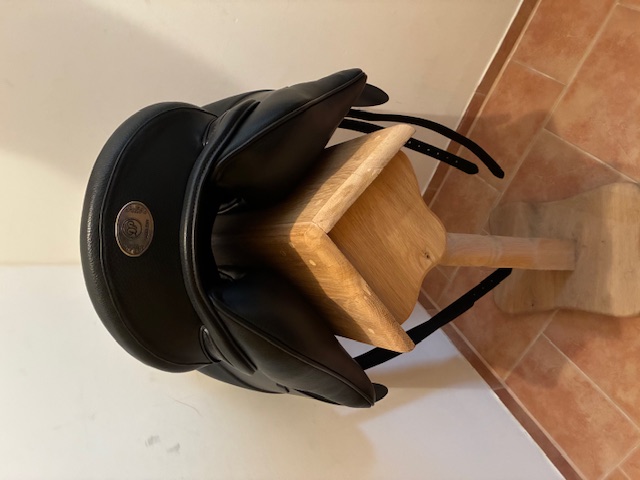 Maxima Dressursattel mit Barockkissen von Deuber & Partner